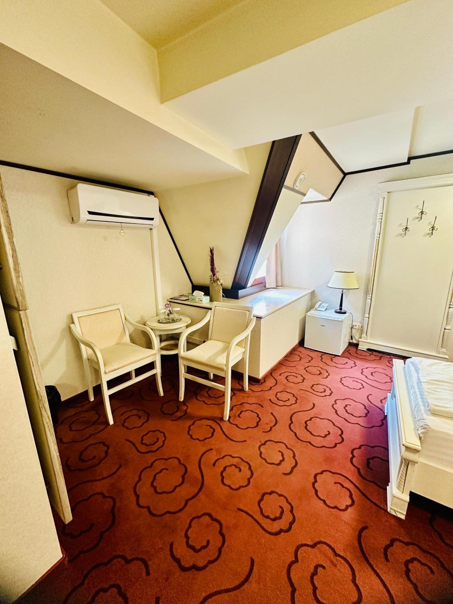 Villa & Restaurant Levoslav House Sibiu Exterior photo
